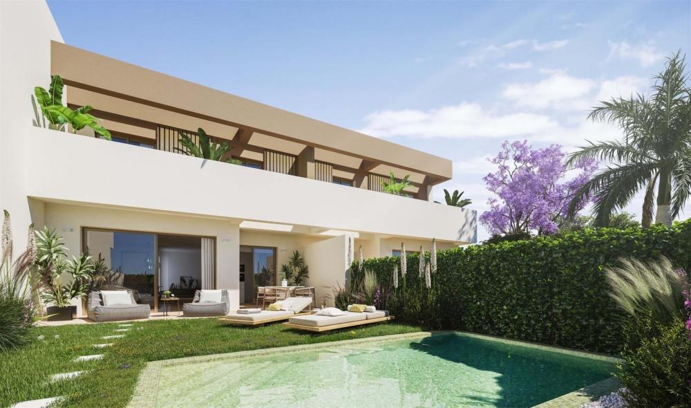 Villas located close to the center and the beach in Alicante