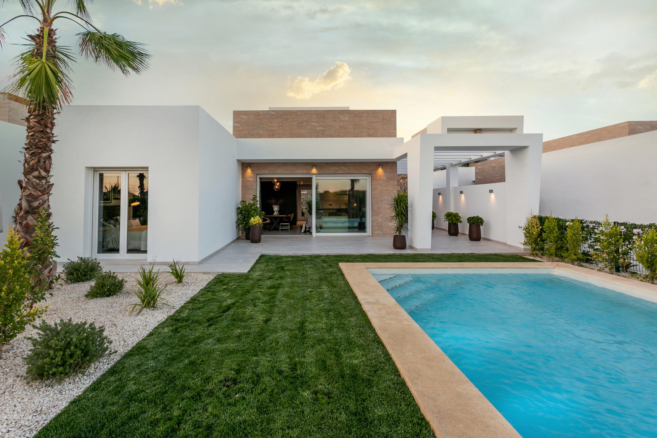 Detached villas in La Finca Golf