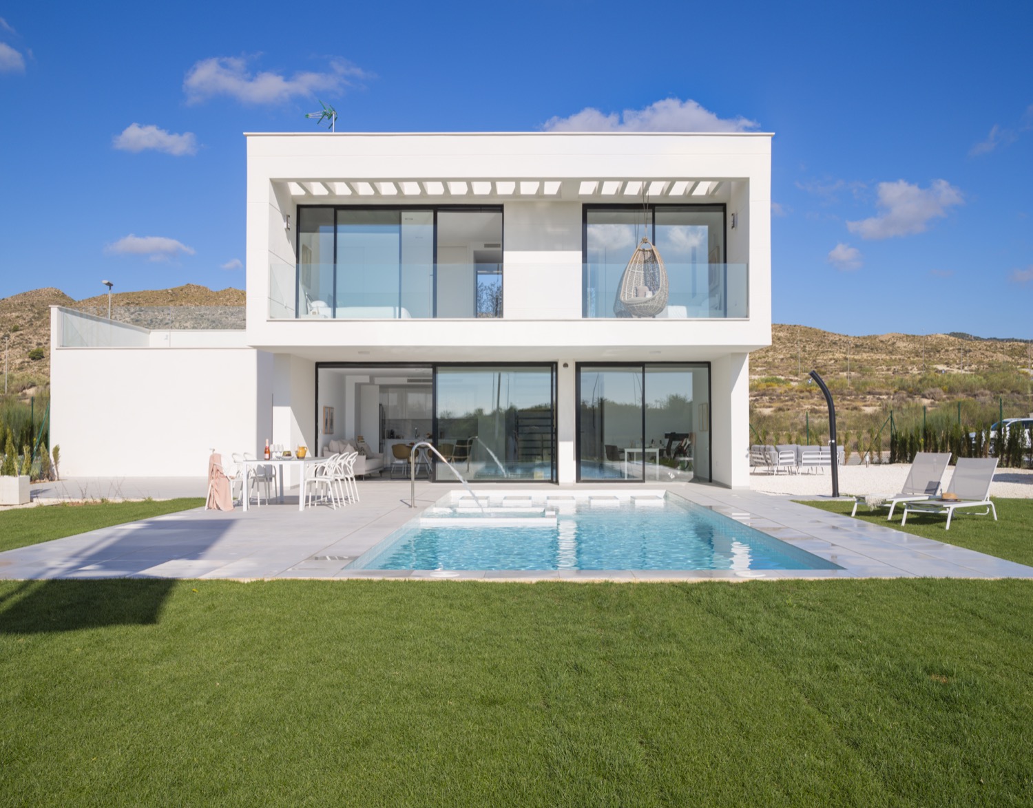 Luxurious detached villas on large plots just 12 minutes from Murcia