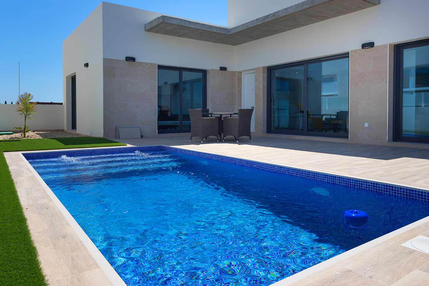 Detached villas in Daya Nueva with private pool