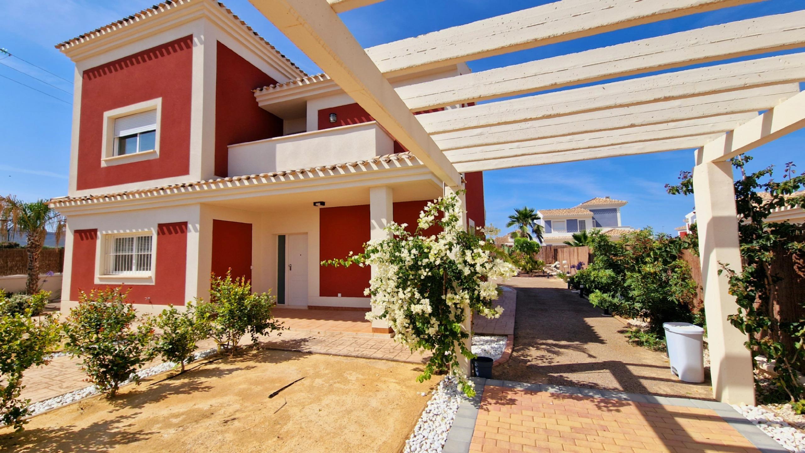 Ruime vrijstaande villa’s verdeeld over twee verdiepingen in Lorca, Murcia