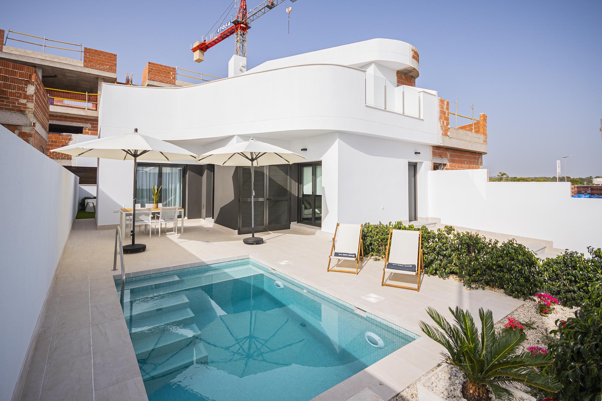 Semi-detached villas in Torrevieja