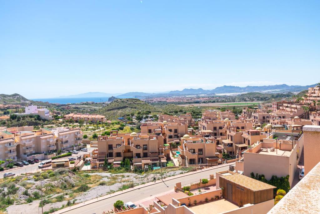 Wyjątkowy apartament z tarasem z widokiem na morze, basenami i garażem w prestiżowej urbanizacji Los Collados, Águilas