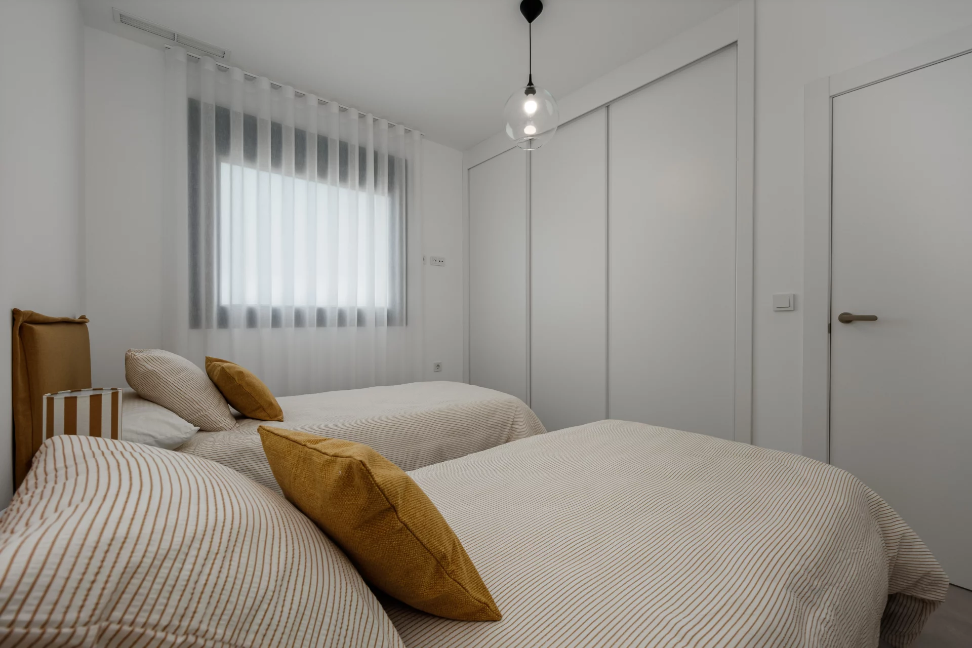 Apartamentos turísticos de obra nueva en Villajoyosa, Alicante - miniatura 3