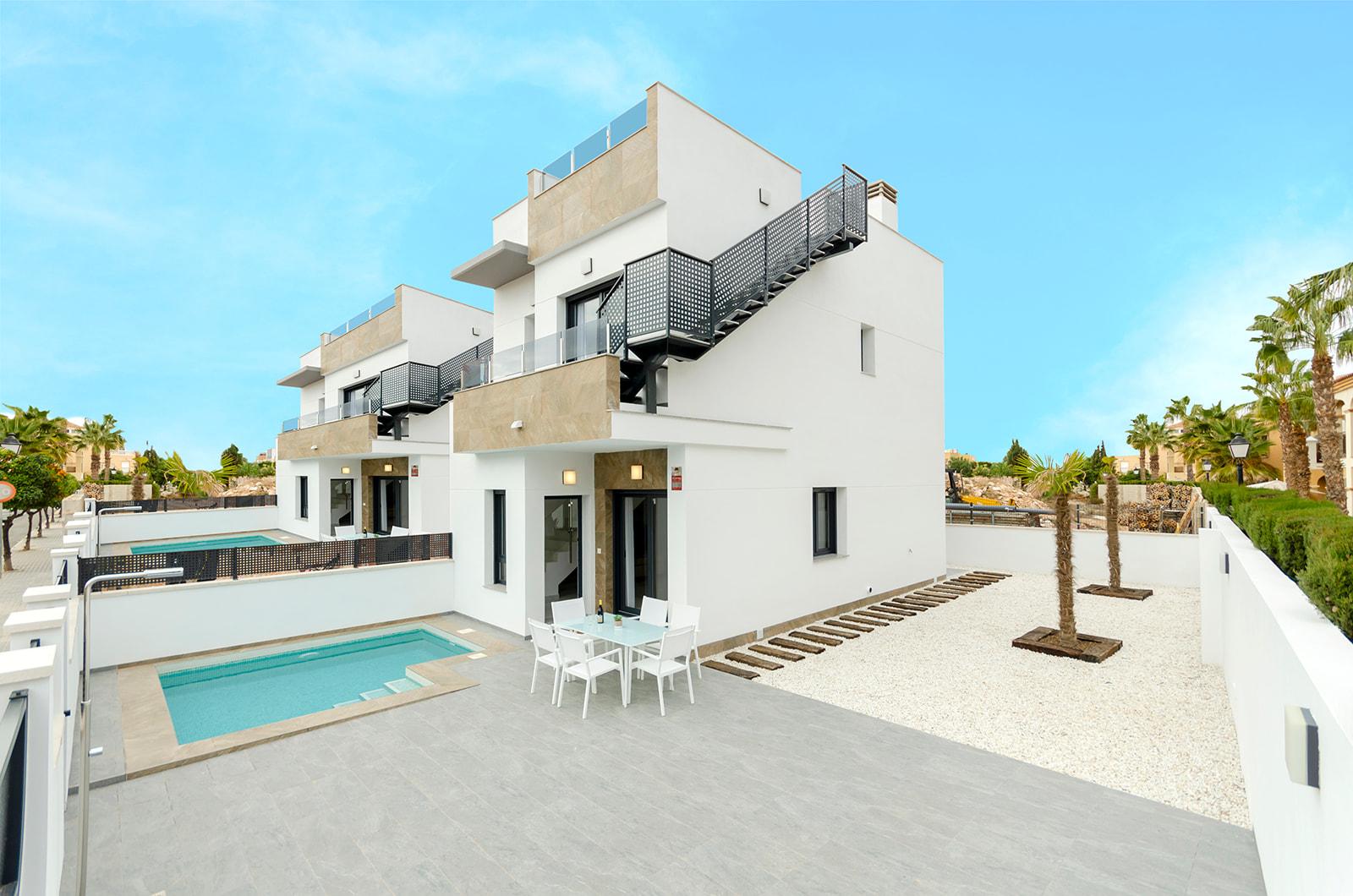 107359-Prachtige vrijstaande villa's in Torrevieja