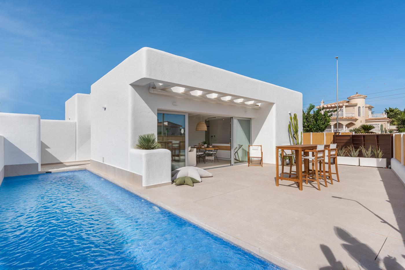 108876-Vrijstaande villa op 700 meter van de zee in Los Alcázares