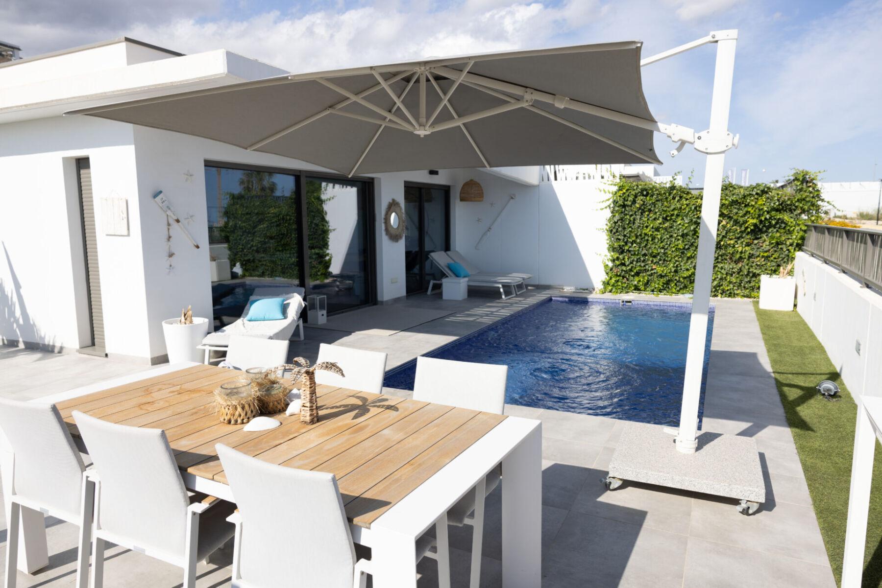 120450-Spectacular detached villa with sea views in urbanization in Finestrat
