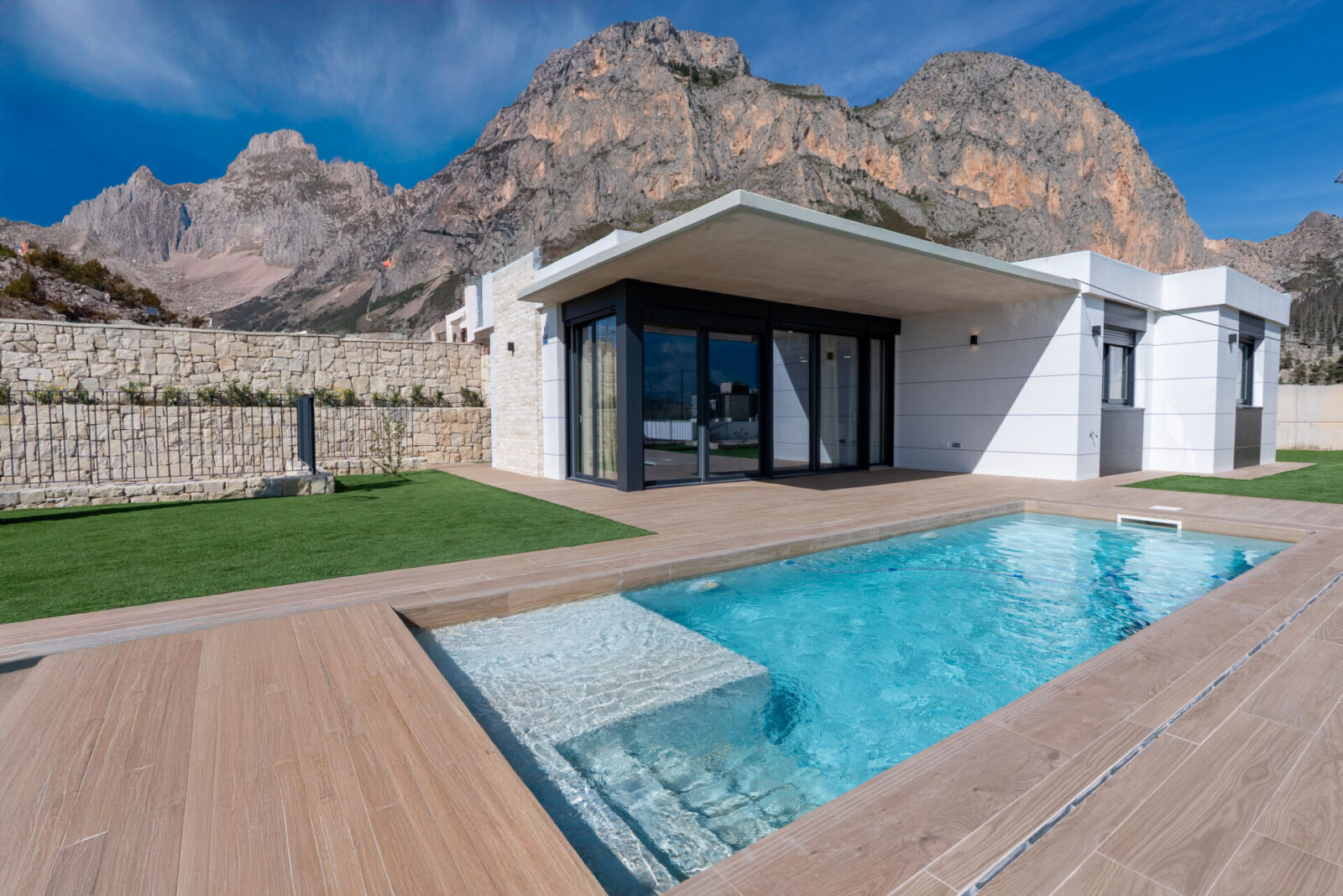 124435-Detached villas in Polop