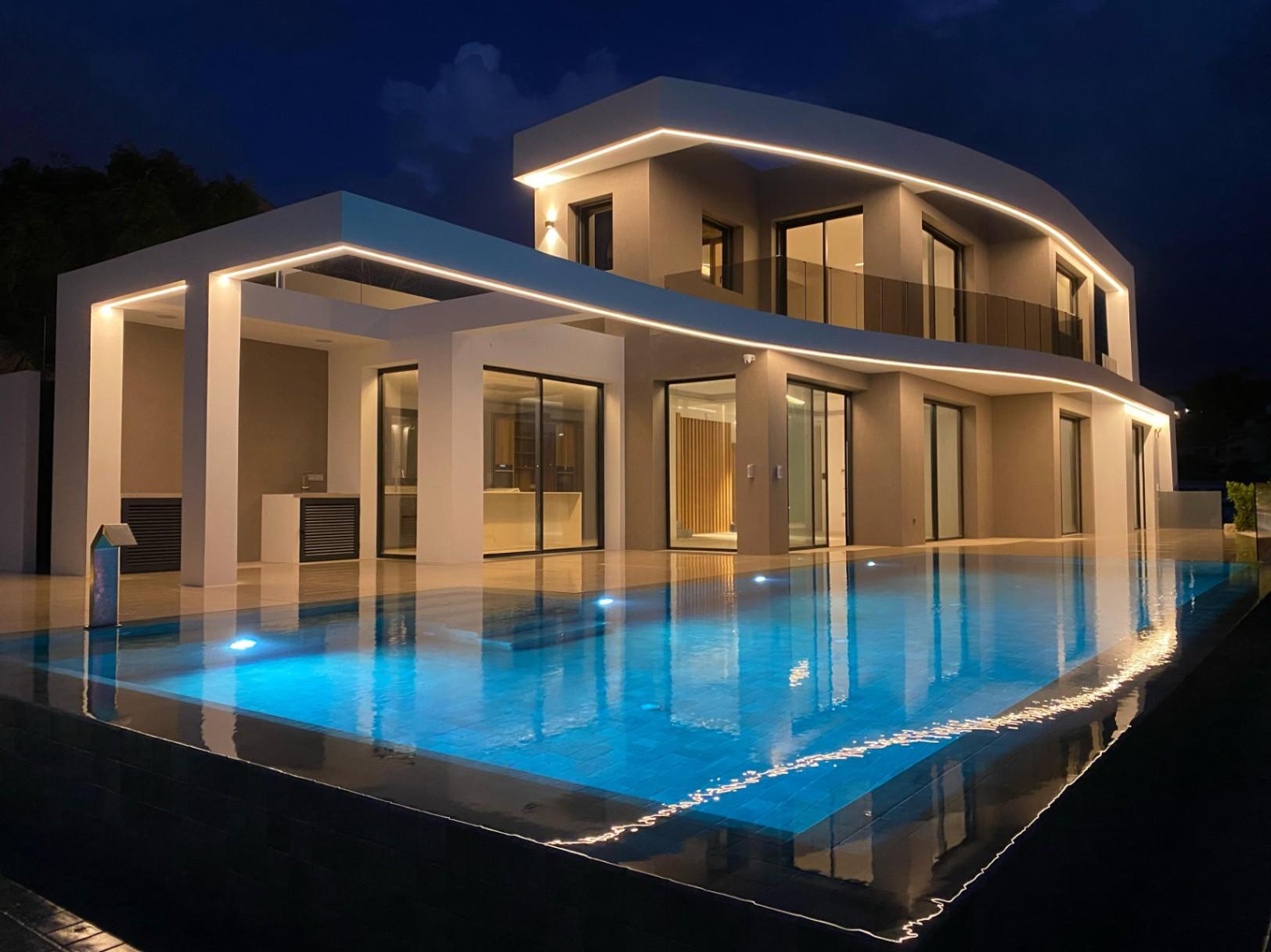 Exclusive luxury villa just steps from the sea in Moraira - thumbnail 2