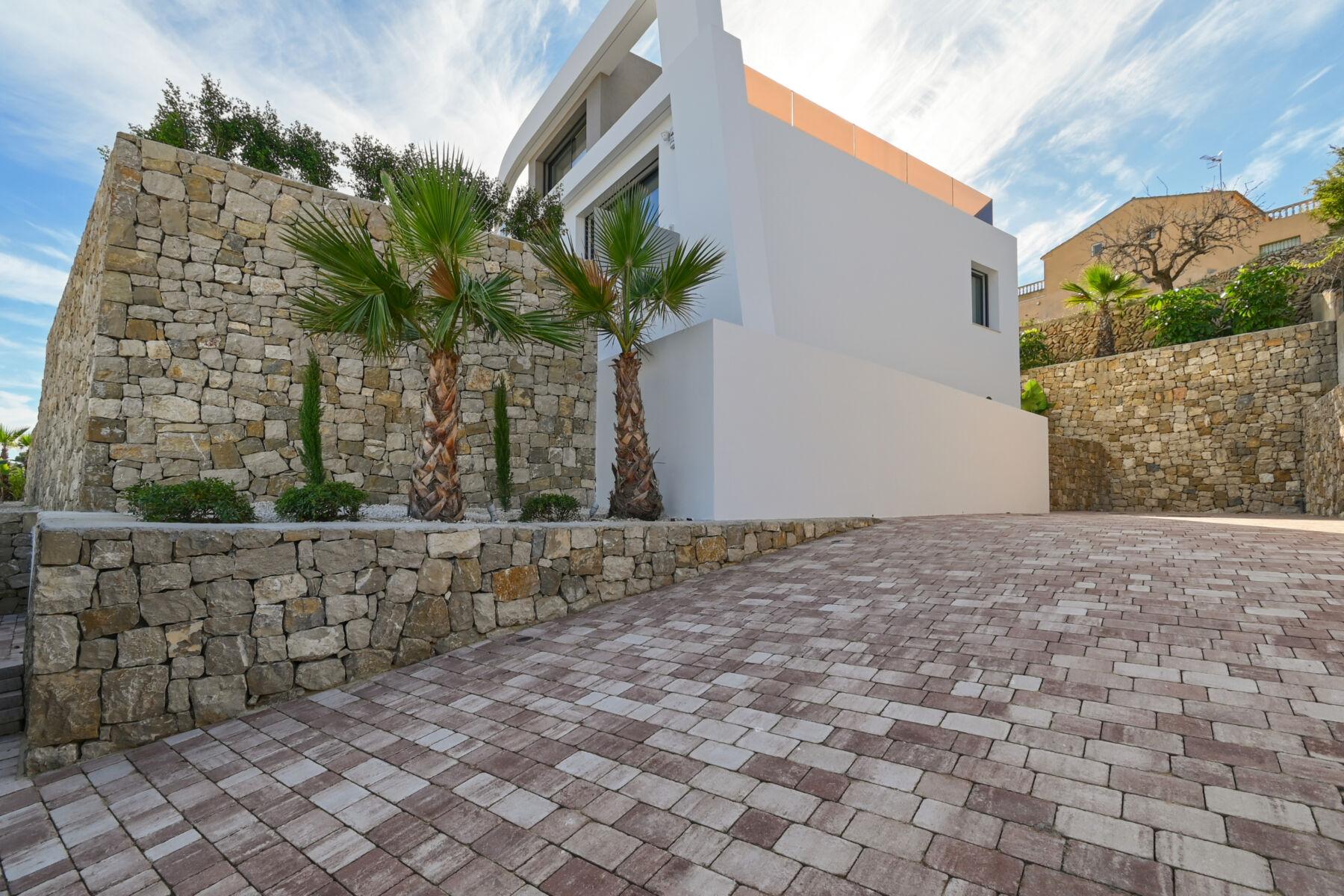 Exclusive luxury villa just steps from the sea in Moraira - thumbnail 16