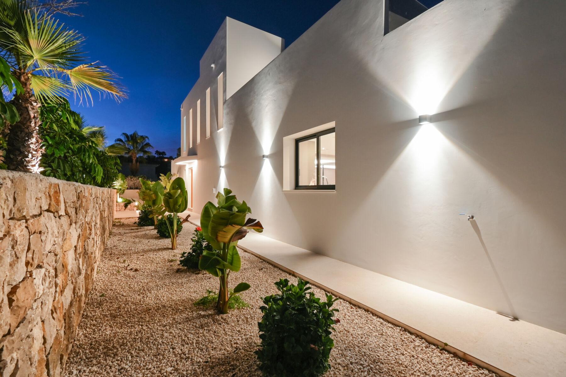 Exclusive luxury villa just steps from the sea in Moraira - thumbnail 43
