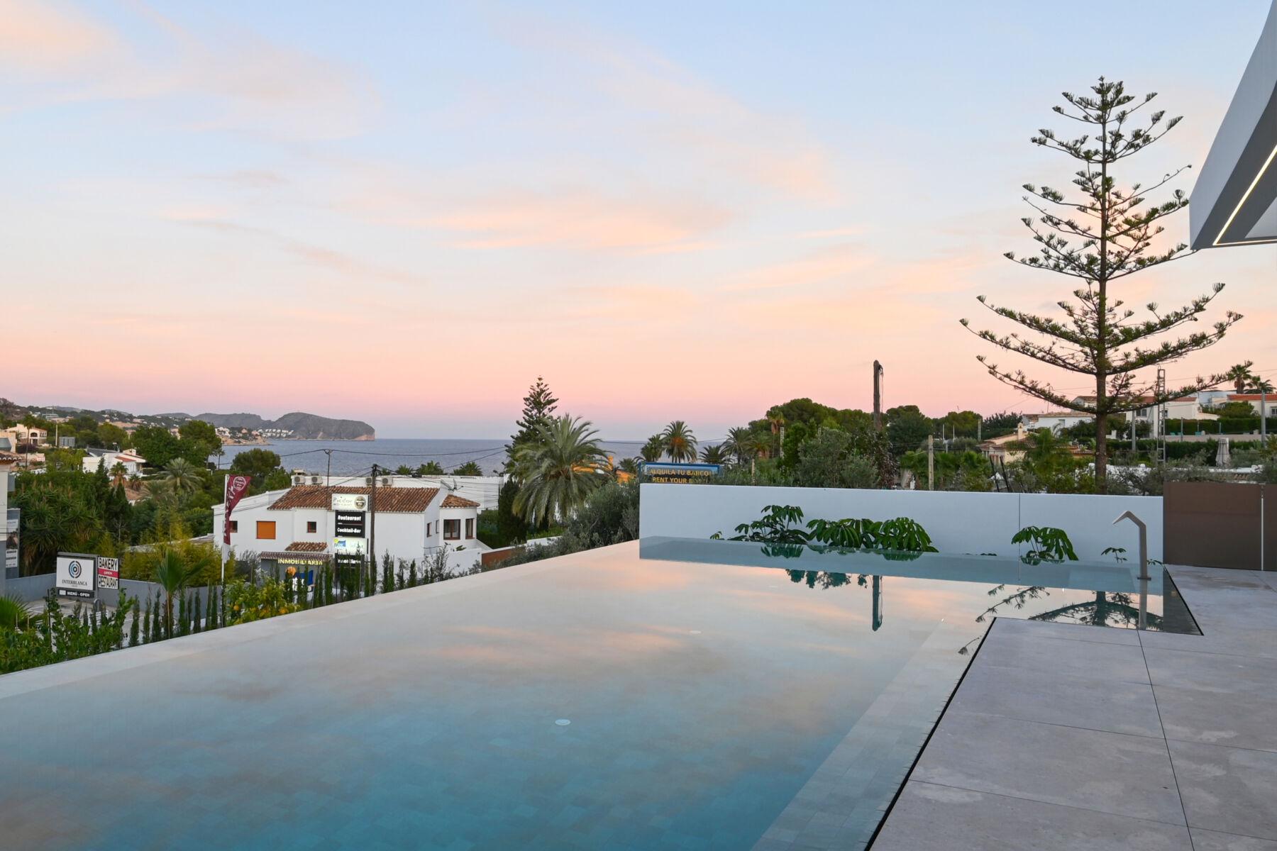 Exclusive luxury villa just steps from the sea in Moraira - thumbnail 49
