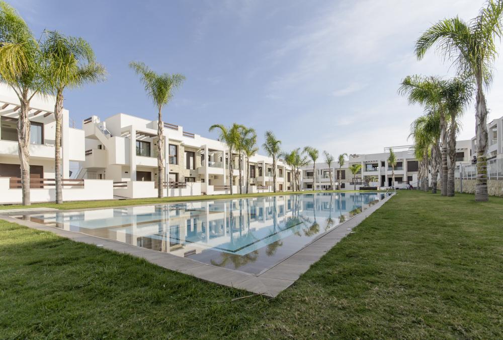 81686-Appartementen in Torrevieja met uitzicht op het roze meer